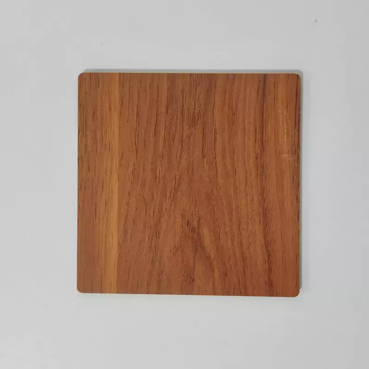 زیر لیوانی مربع طرح چوب رنگ قهوه ای روشن (فندوقی) بسته3عددی سایز9.5cm