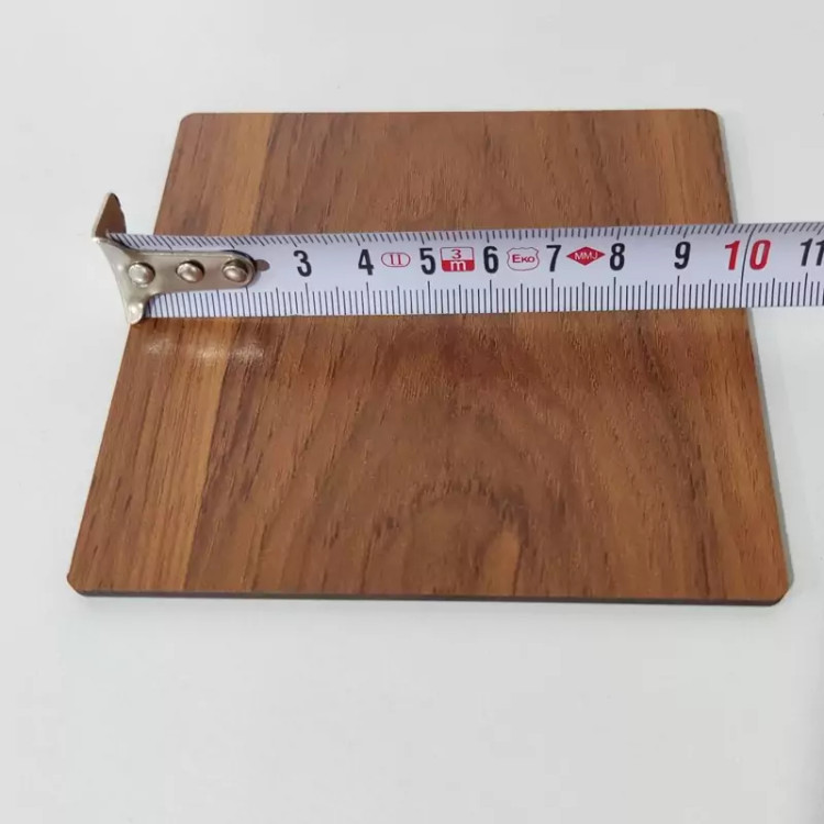 زیر لیوانی مربع طرح چوب رنگ قهوه ای روشن (فندوقی) بسته3عددی سایز10cm