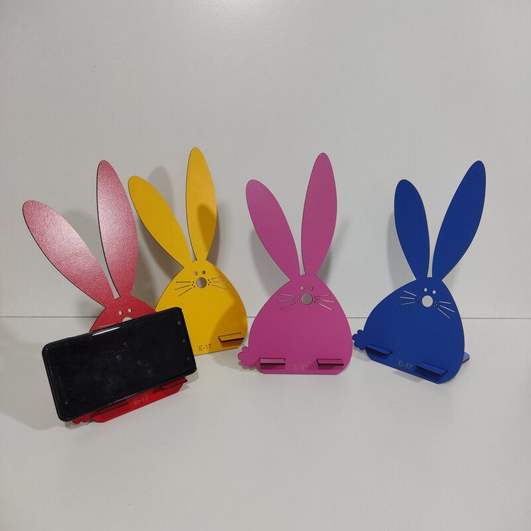 پایه چوبی نگهدارنده موبایل کدe-17 با طرح فانتزی و دارای رنگ بندی (جا موبایلی)