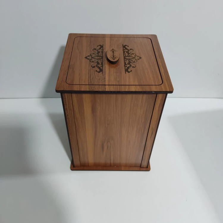 سطل زباله ساده همراه با درب طرح دار