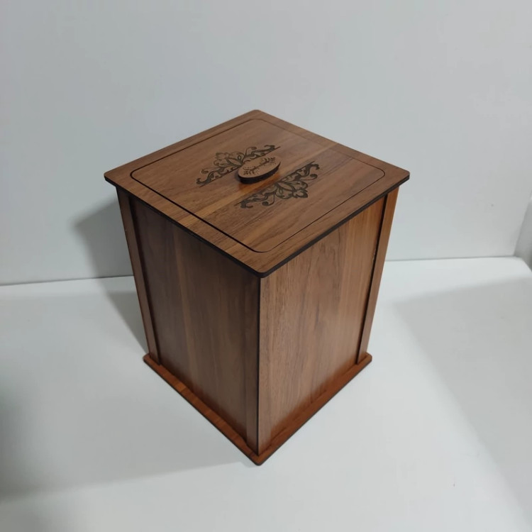 سطل زباله ساده همراه با درب طرح دار