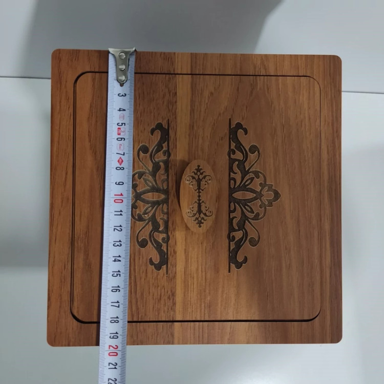 سطل زباله ساده همراه با درب طرح دار