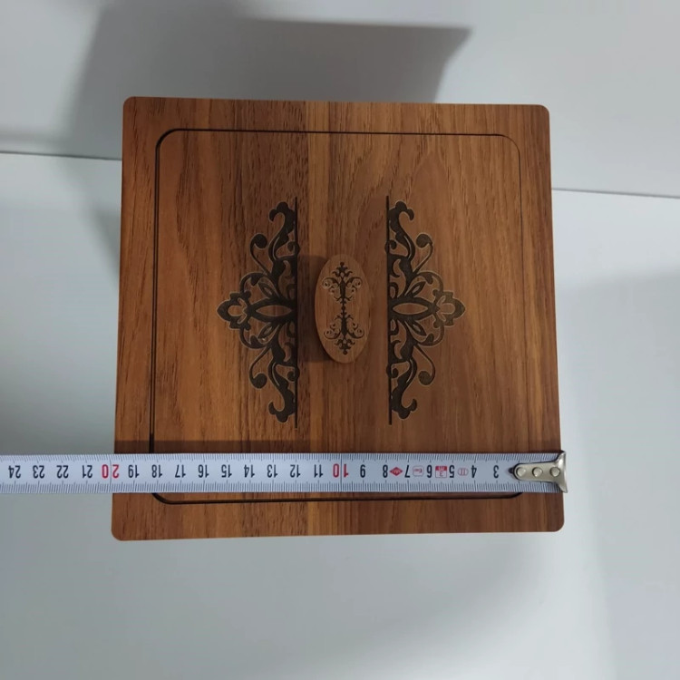 سطل زباله ساده همراه با درب طرح دار
