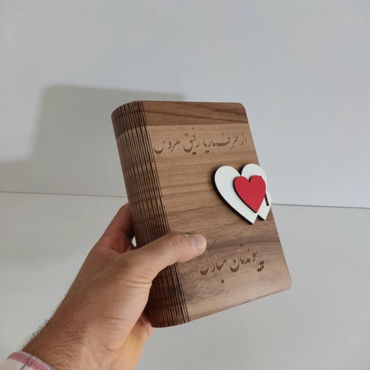 جعبه هدیه بسیار شیک با حک دلخواه سایز3