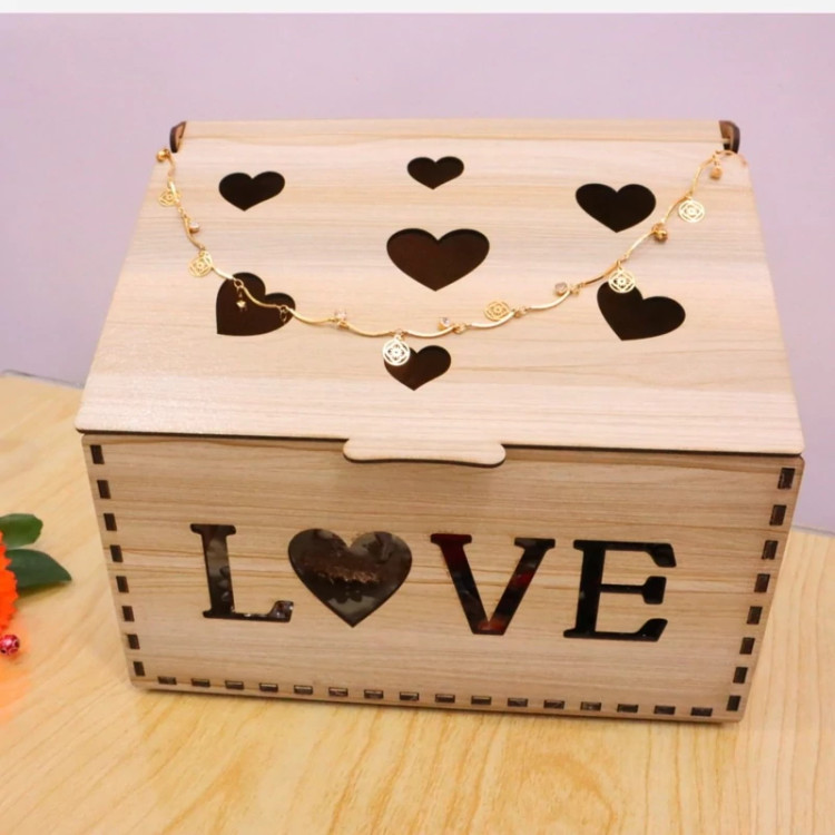 جعبه نگهداری زیورآلات و اکسسوری طرحLOVE